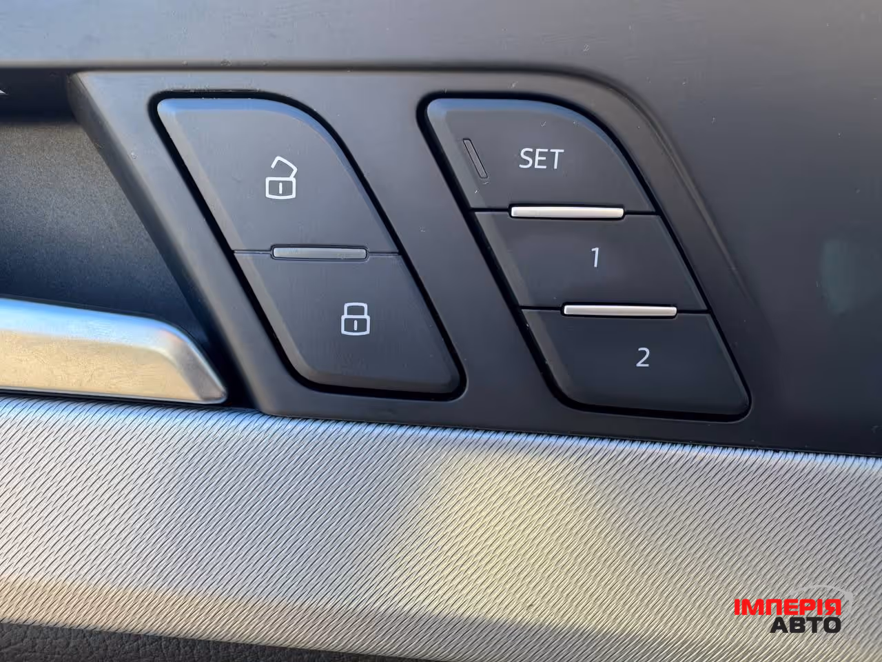 Audi A4 - фото 10