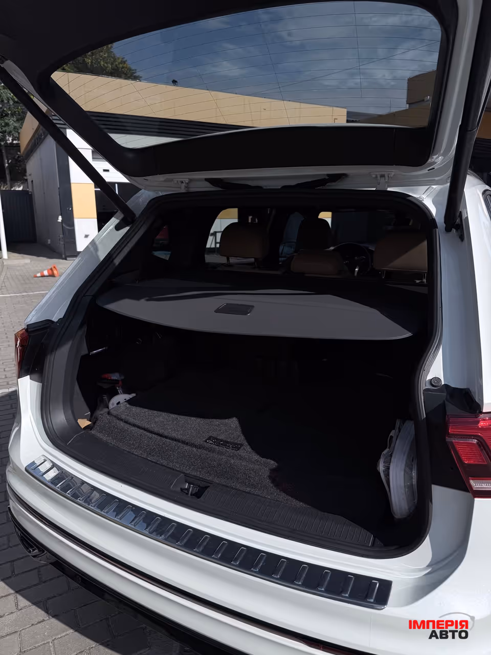 Volkswagen Tiguan - фото 6