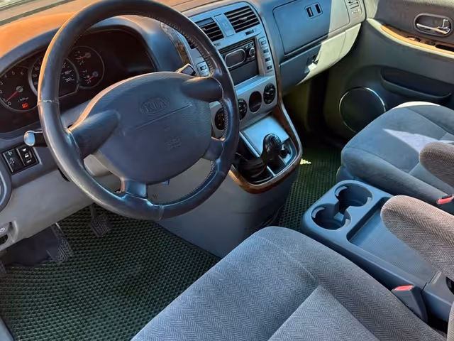 Kia Carnival - зображення 4