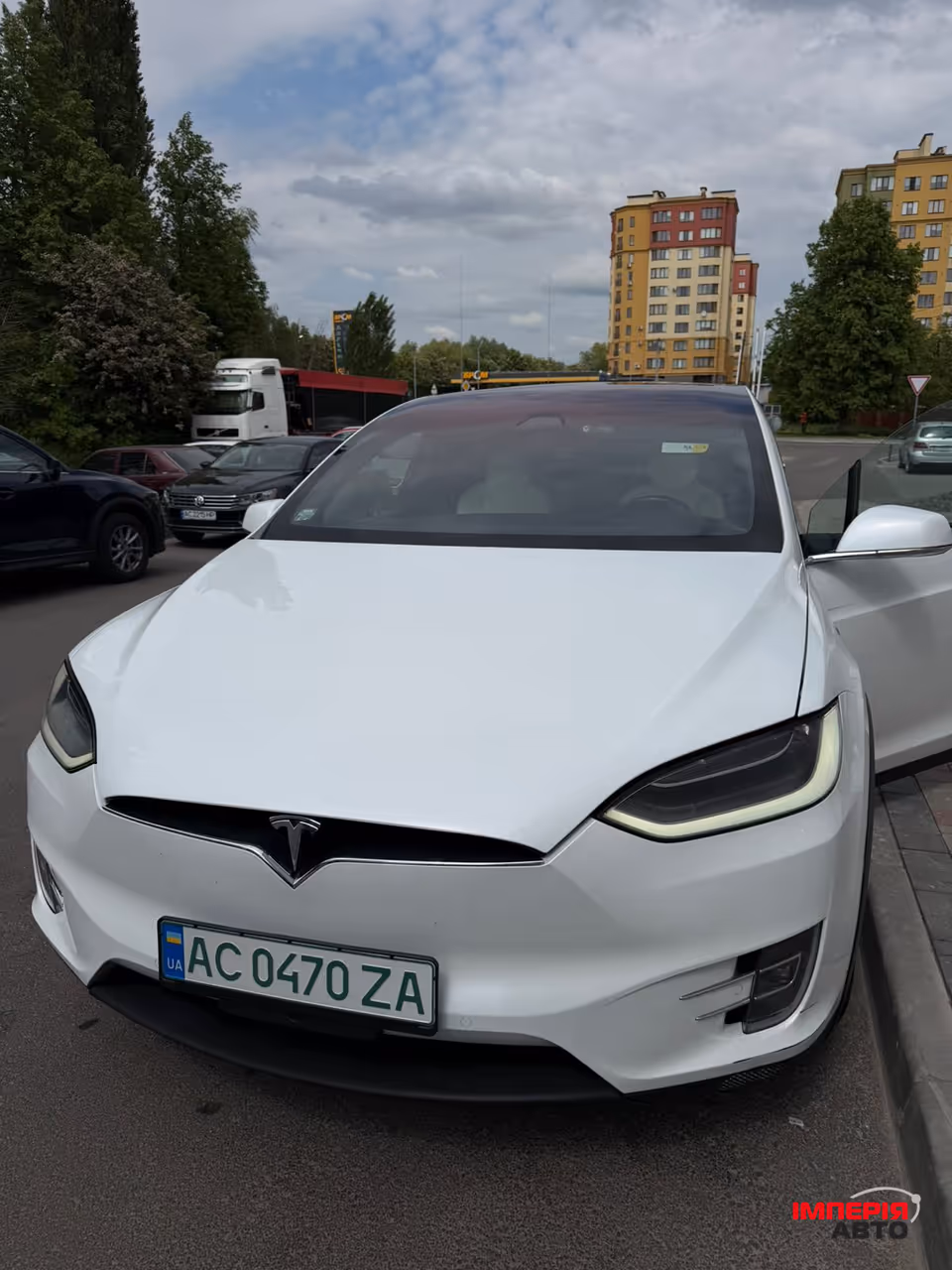 Tesla Model X - фото 1