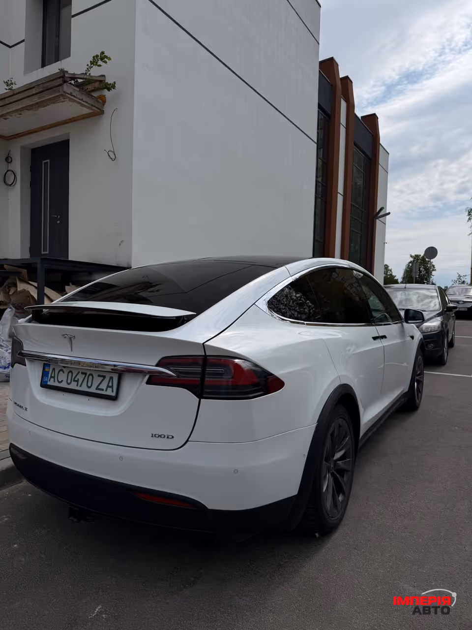 Tesla Model X - фото 8