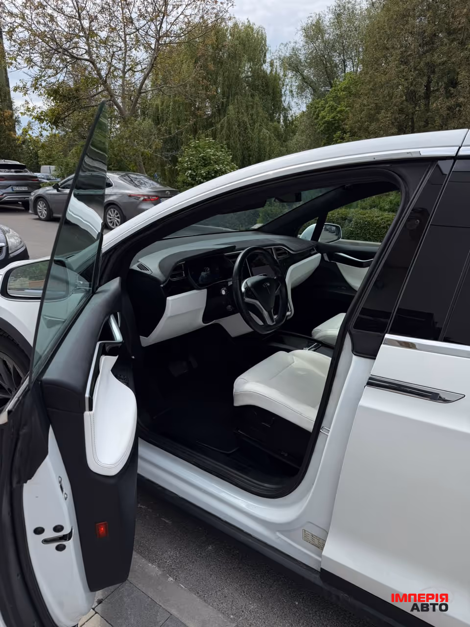 Tesla Model X - фото 2