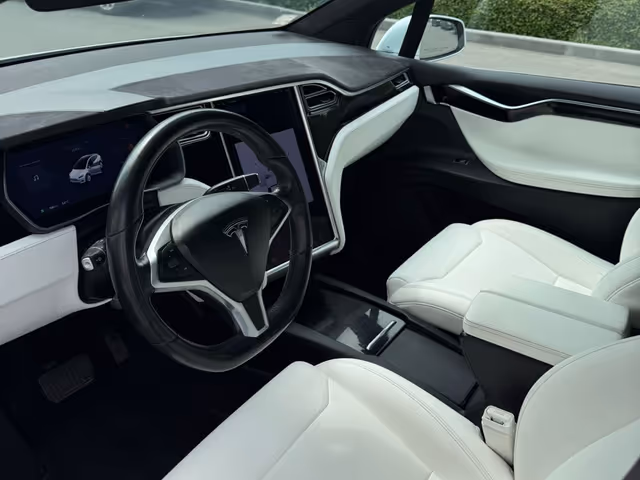 Tesla Model X - зображення 3
