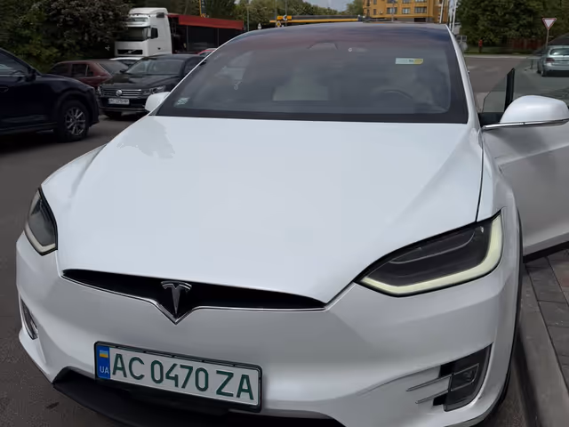 Tesla Model X - зображення 1