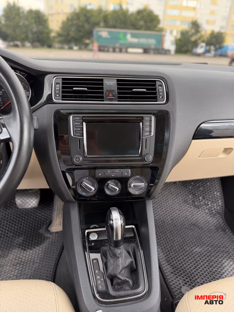 Volkswagen Jetta - фото 14