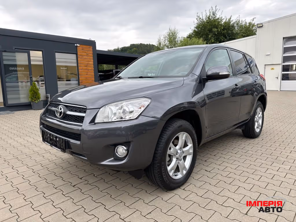 Toyota RAV4 - фото 2