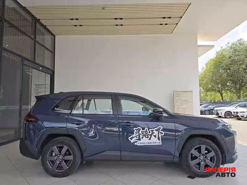 Toyota RAV4 - фото 5