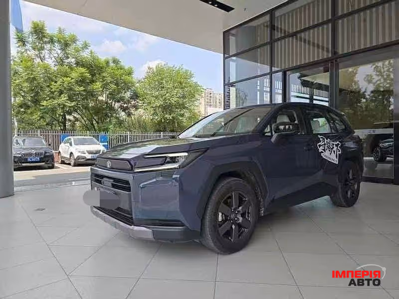 Toyota RAV4 - фото 1