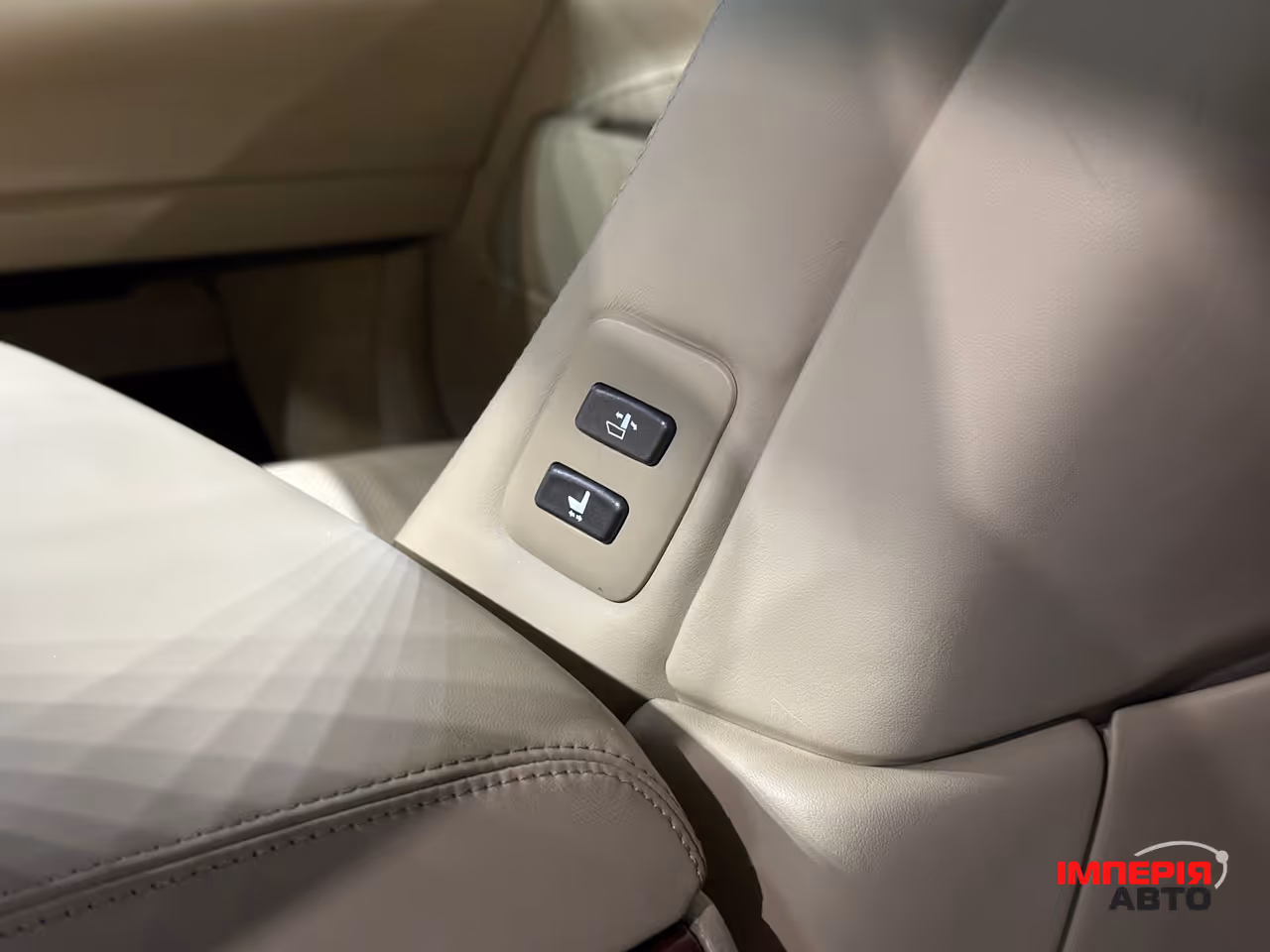 Lexus LS - фото 16