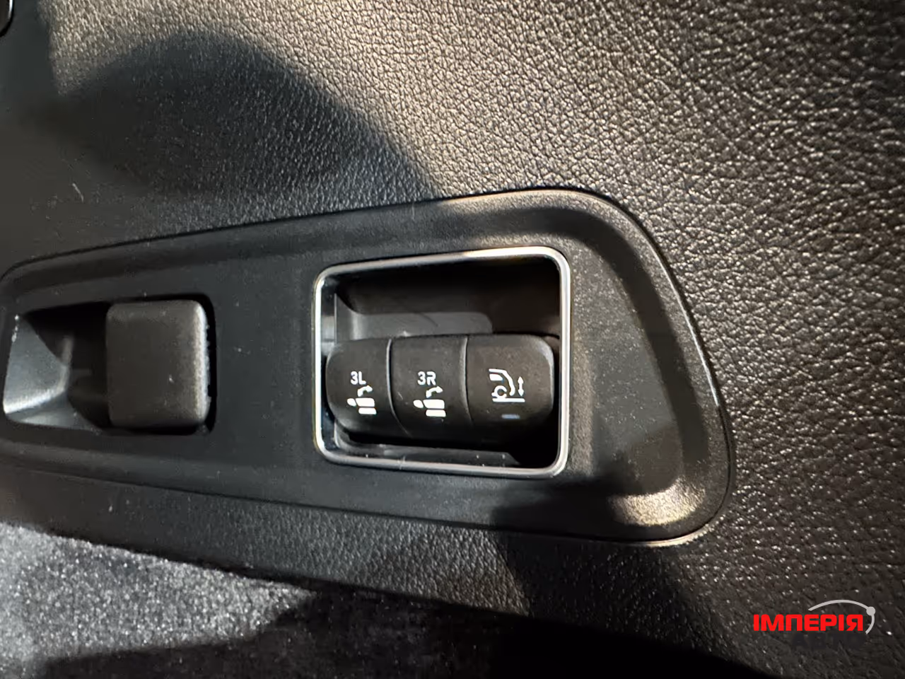 Mercedes-Benz GLS - фото 10