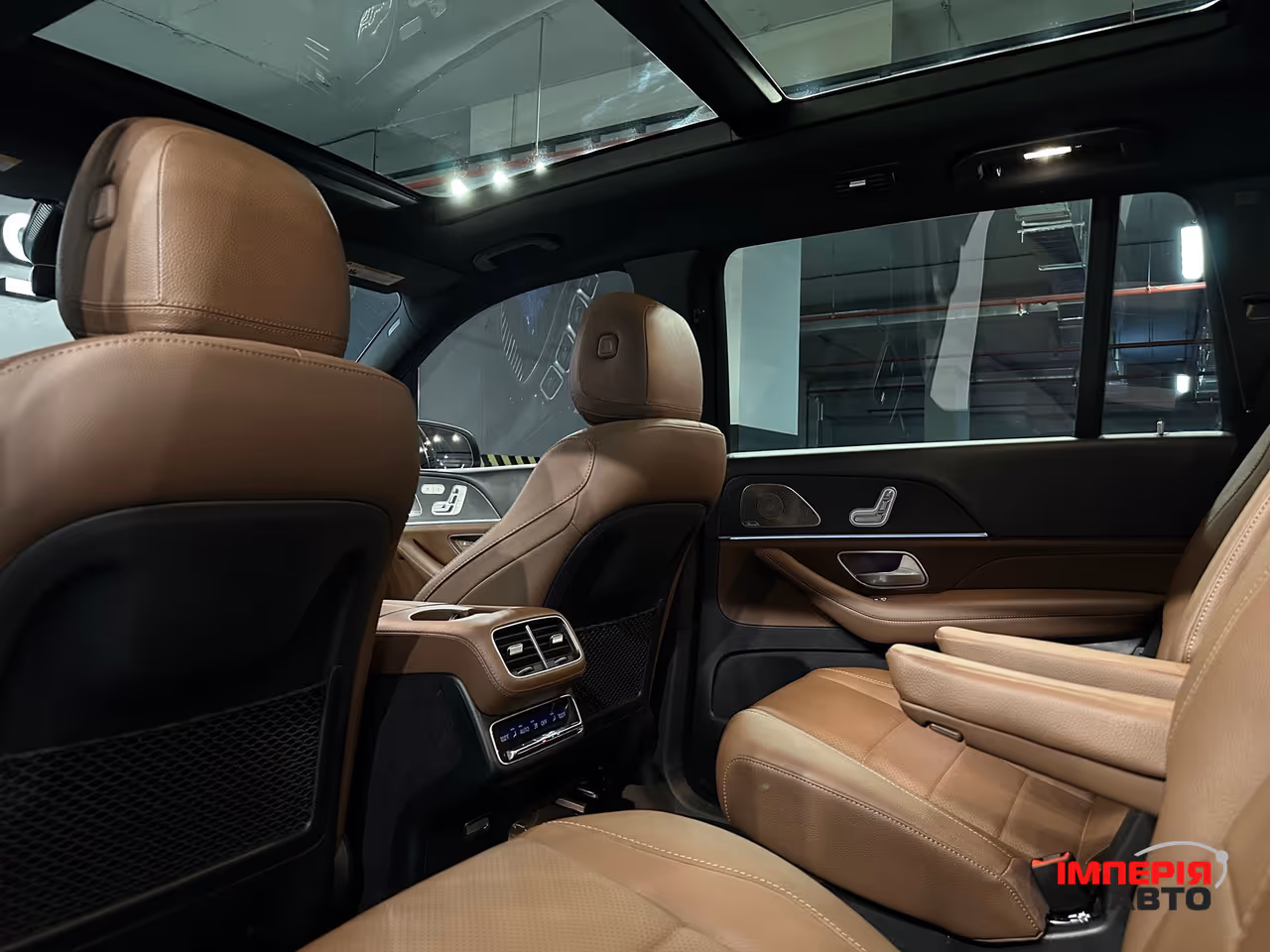 Mercedes-Benz GLS - фото 12