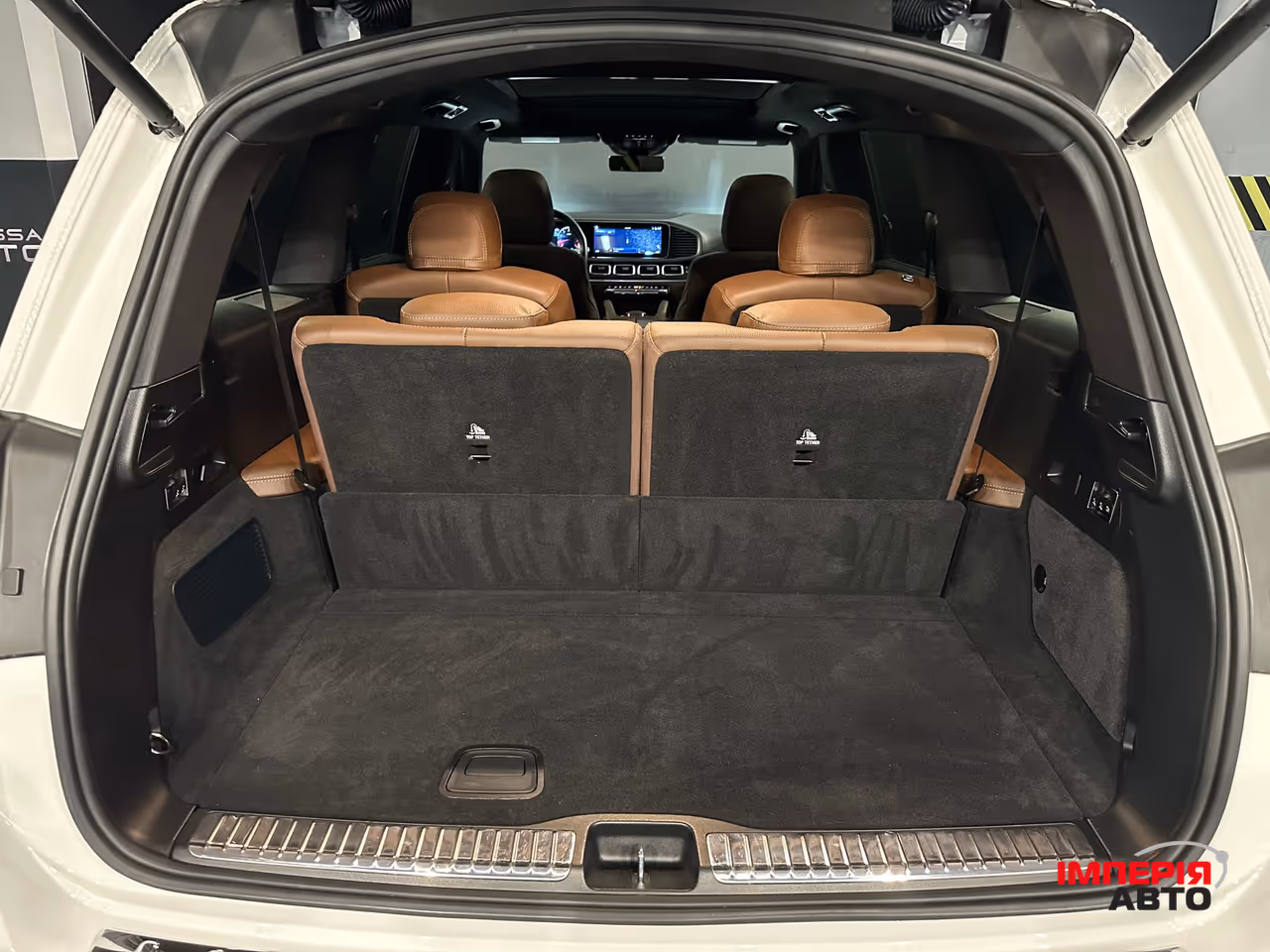Mercedes-Benz GLS - фото 9