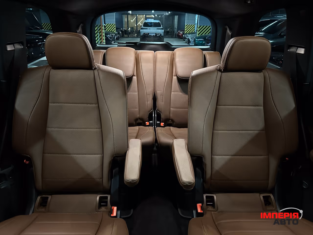 Mercedes-Benz GLS - фото 18