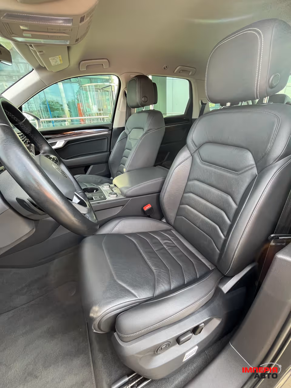 Volkswagen Touareg - фото 21