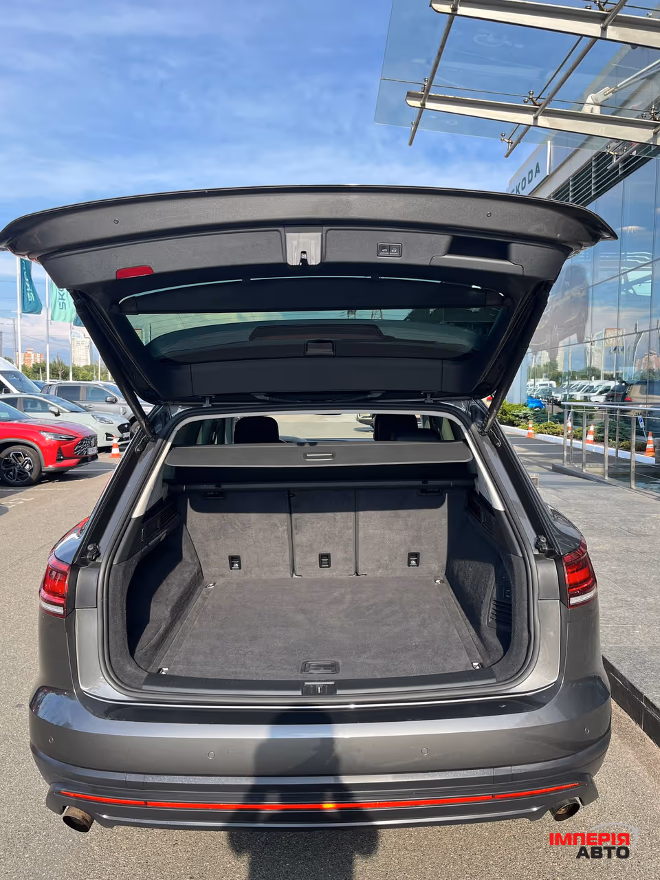 Volkswagen Touareg - фото 9