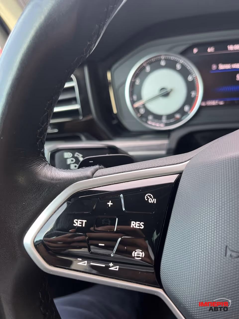 Volkswagen Touareg - фото 27