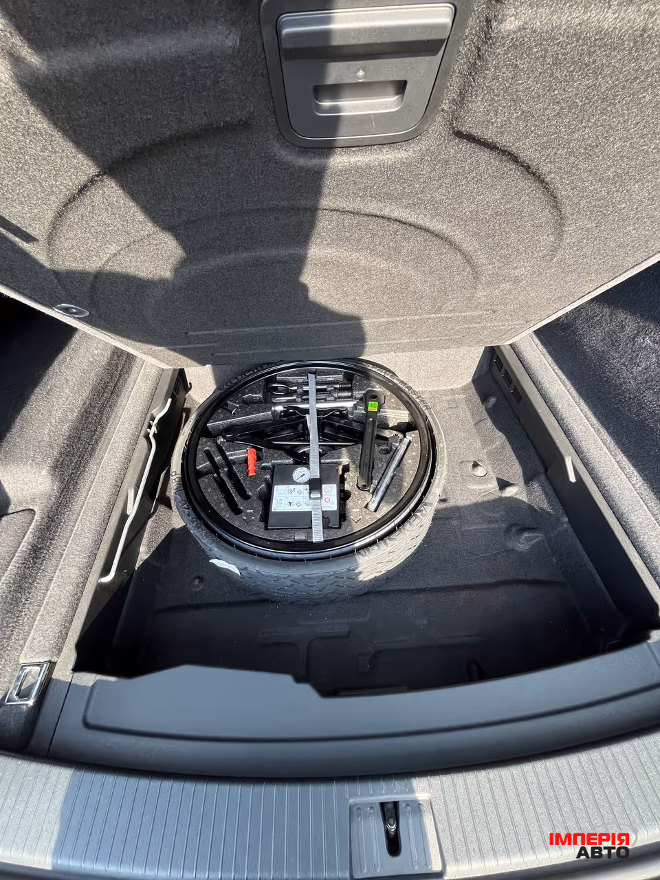 Volkswagen Touareg - фото 11