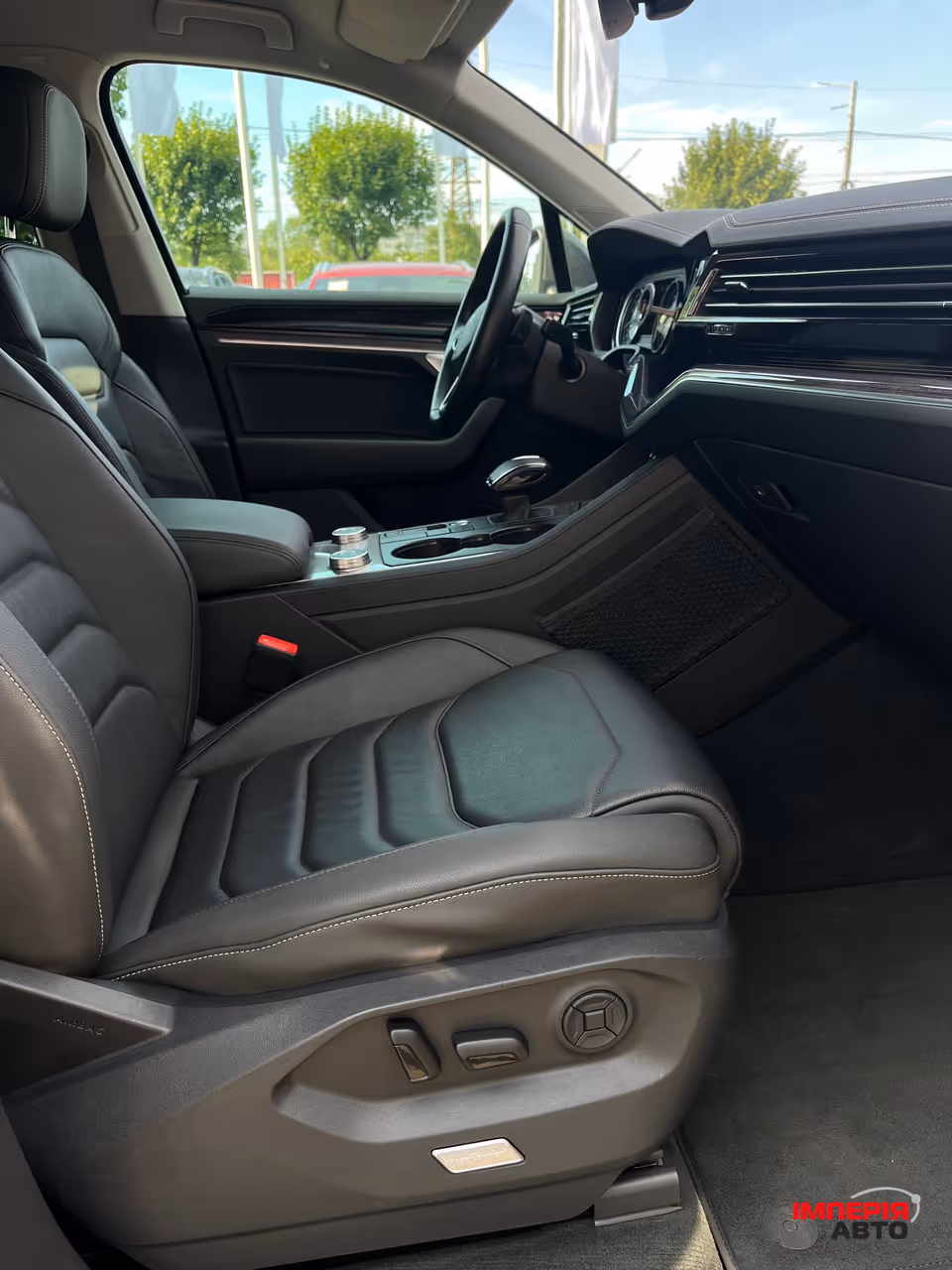 Volkswagen Touareg - фото 15