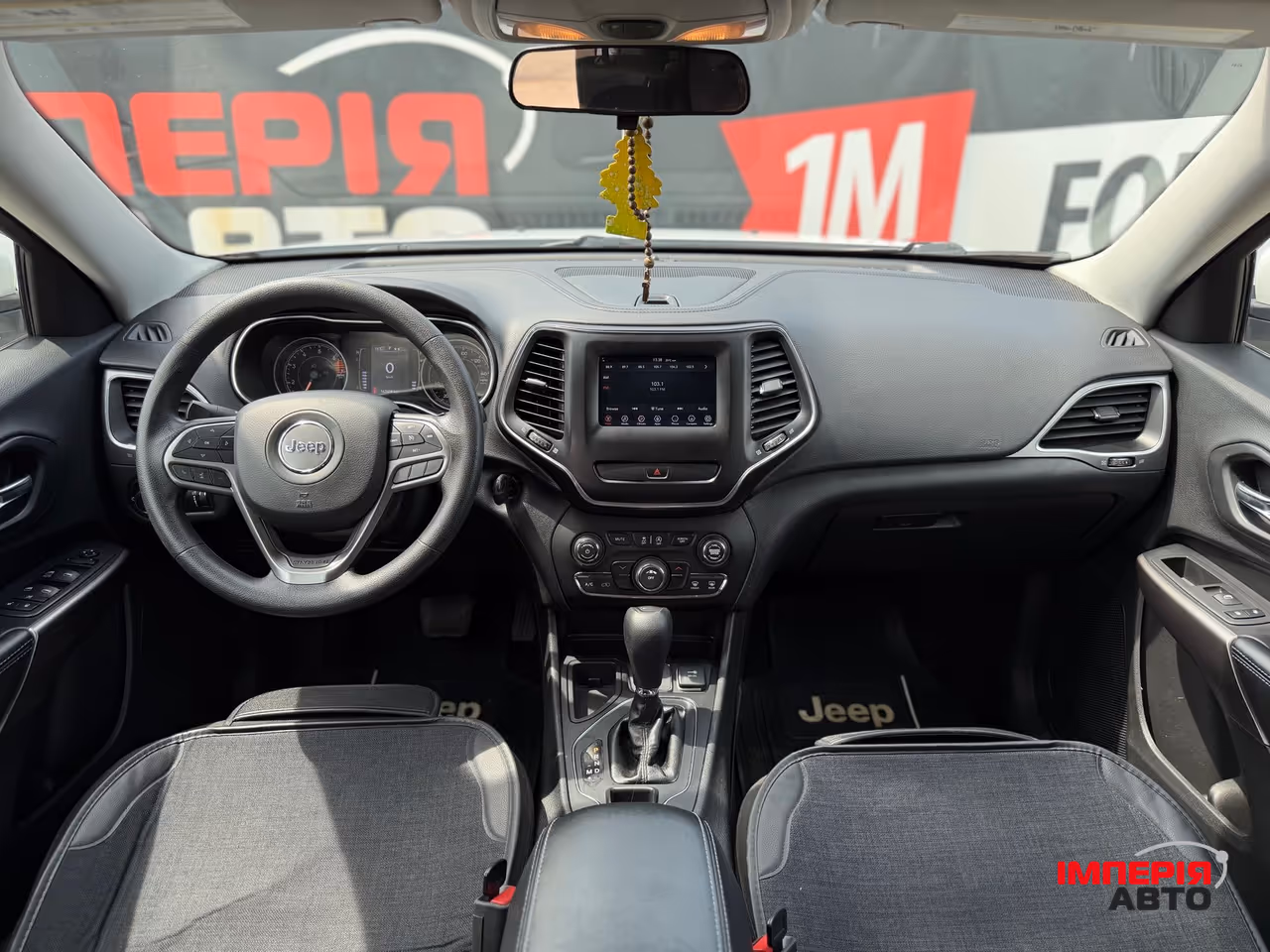 Jeep Cherokee - фото 12