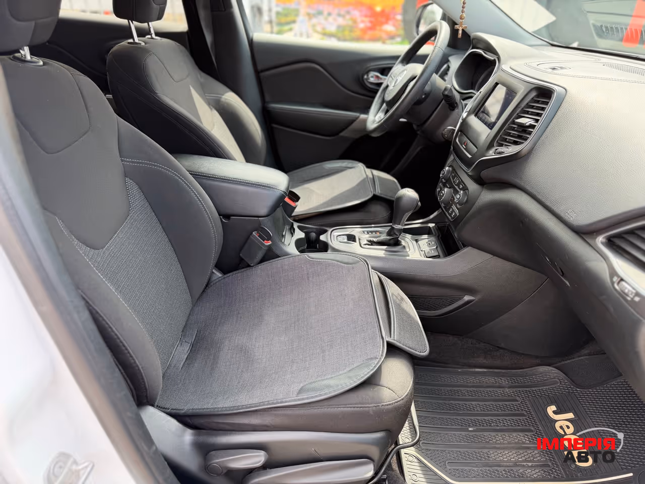 Jeep Cherokee - фото 13