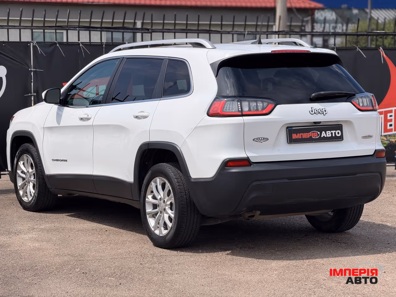 Jeep Cherokee - фото 6