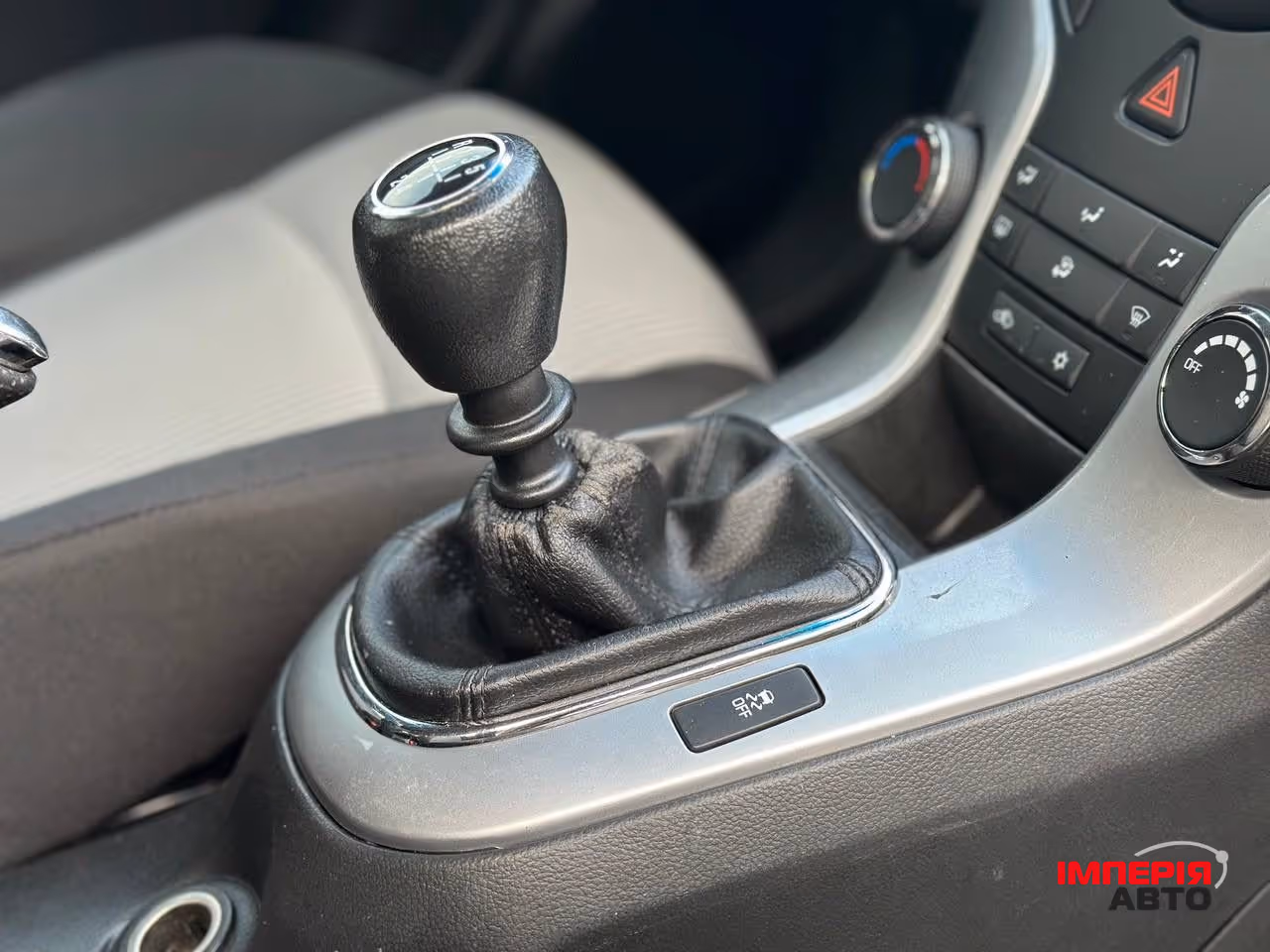 Chevrolet Cruze - фото 9