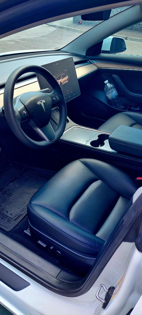 Tesla Model 3 - фото 12