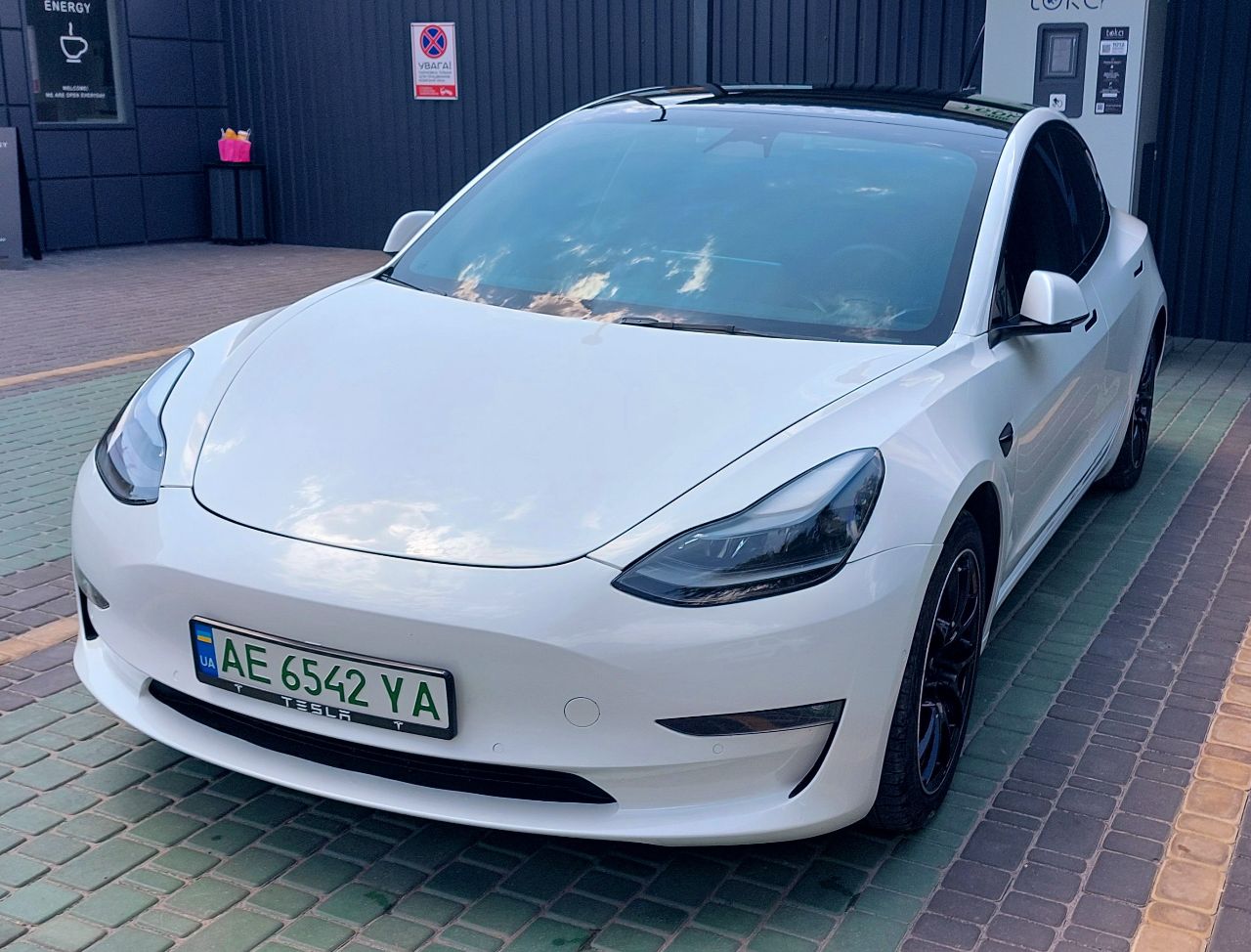 Tesla Model 3 - фото 5