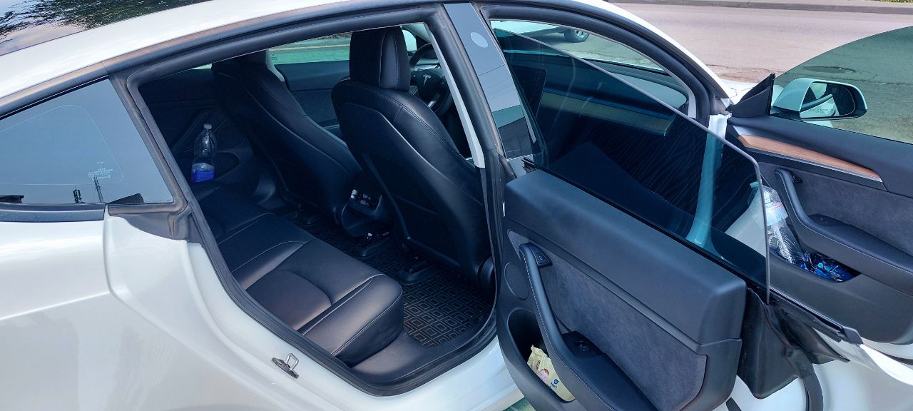 Tesla Model 3 - фото 9