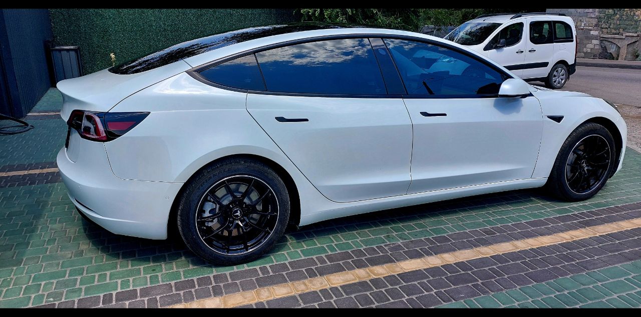 Tesla Model 3 - фото 3