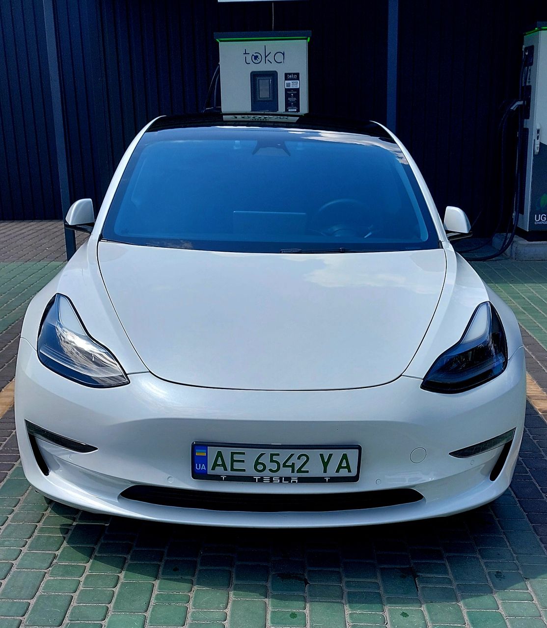 Tesla Model 3 - фото 1