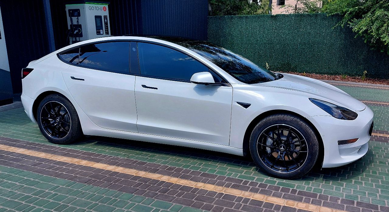Tesla Model 3 - фото 6