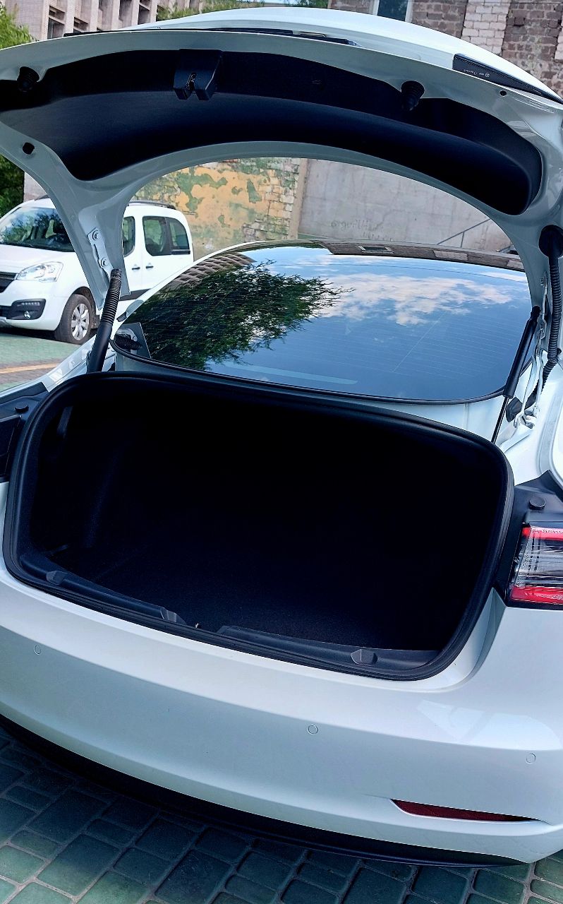 Tesla Model 3 - фото 8