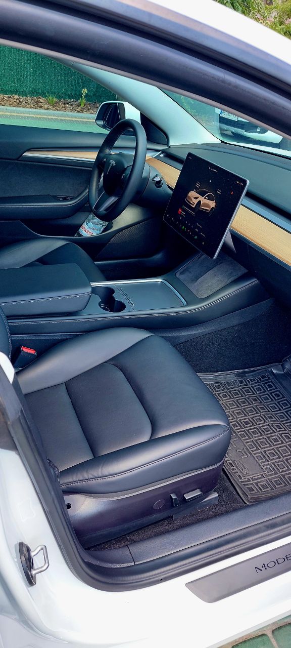 Tesla Model 3 - фото 10