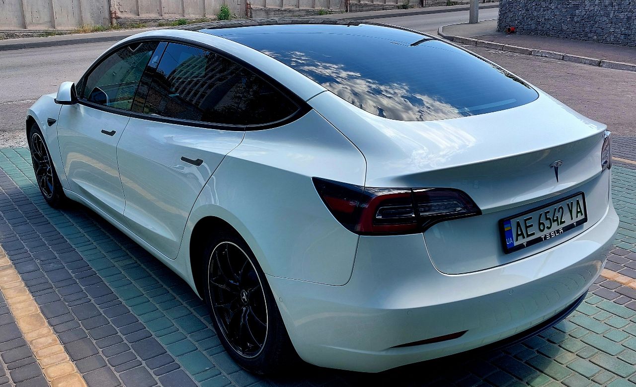 Tesla Model 3 - фото 4