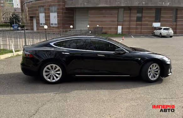 Tesla Model S - фото 4