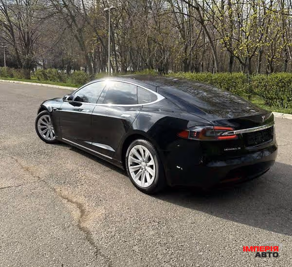 Tesla Model S - фото 6
