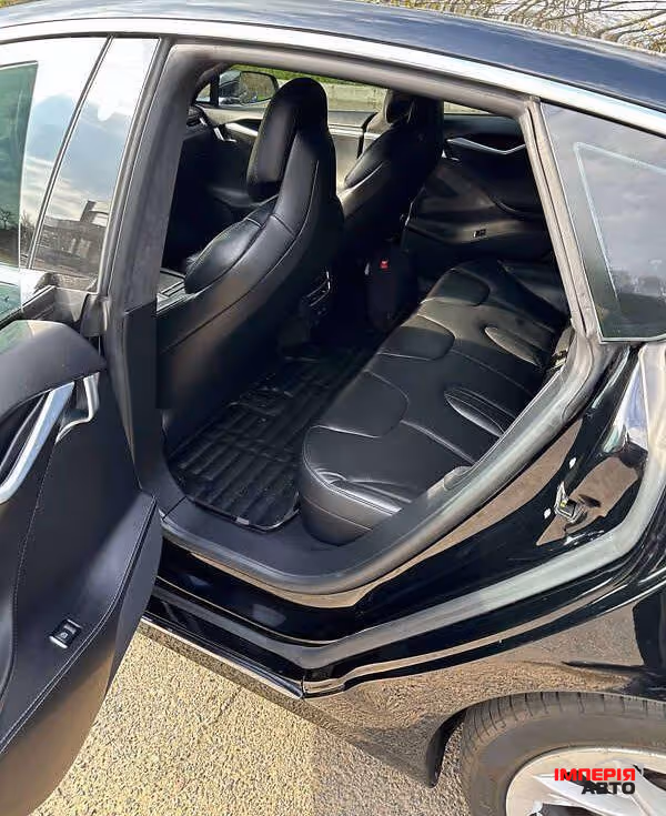 Tesla Model S - фото 9