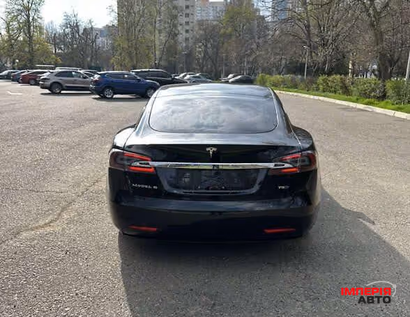 Tesla Model S - фото 5