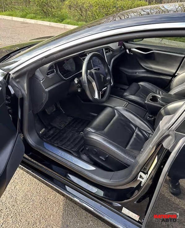 Tesla Model S - фото 7