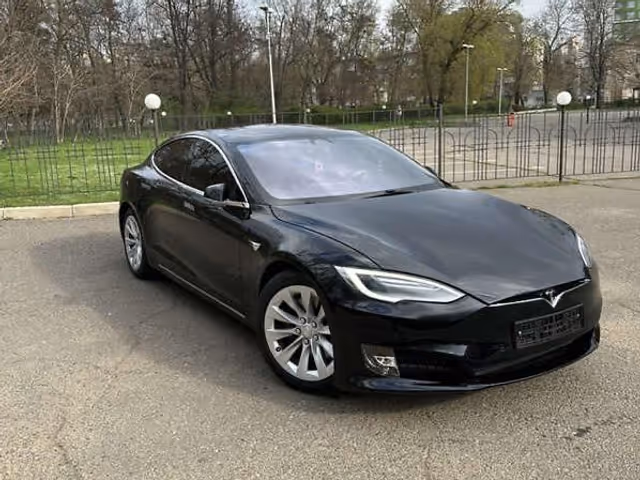 Tesla Model S - зображення 1