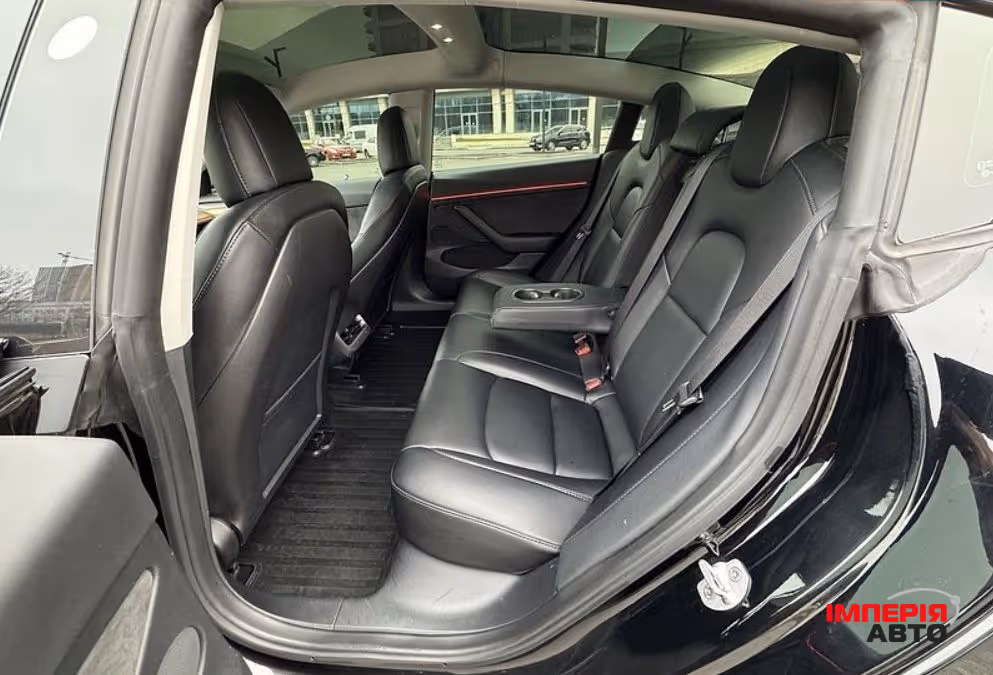 Tesla Model 3 - фото 8