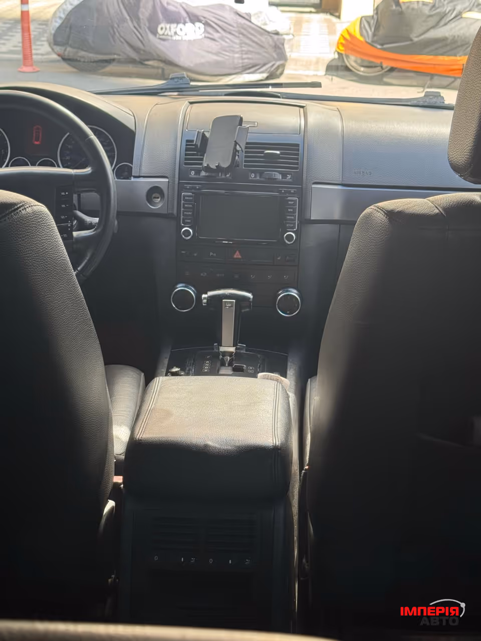 Volkswagen Touareg - фото 6