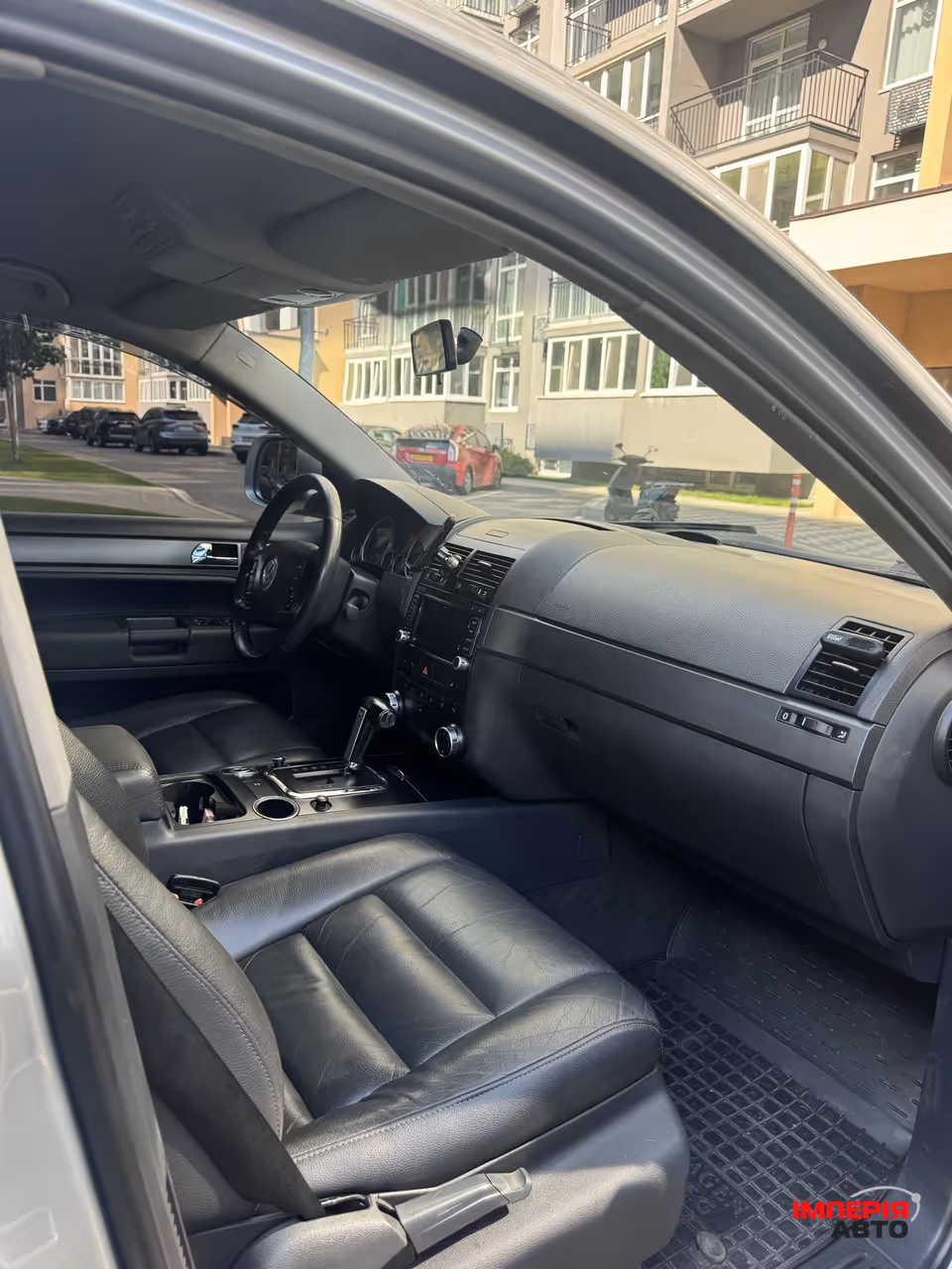 Volkswagen Touareg - фото 7