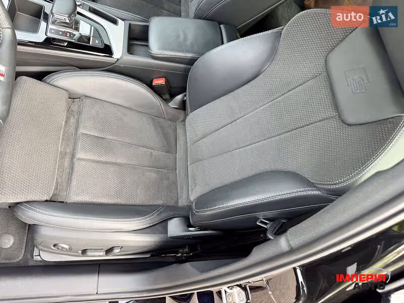Audi A4 - фото 20