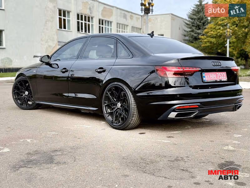Audi A4 - фото 10