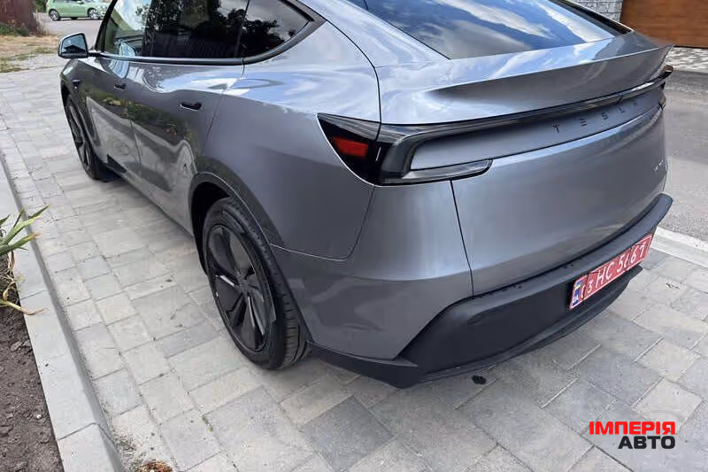 Tesla Model Y - фото 6