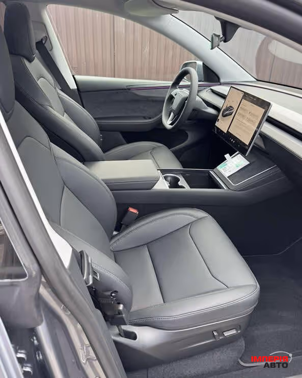 Tesla Model Y - фото 10