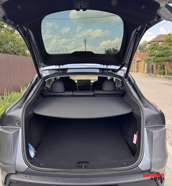 Tesla Model Y - фото 9