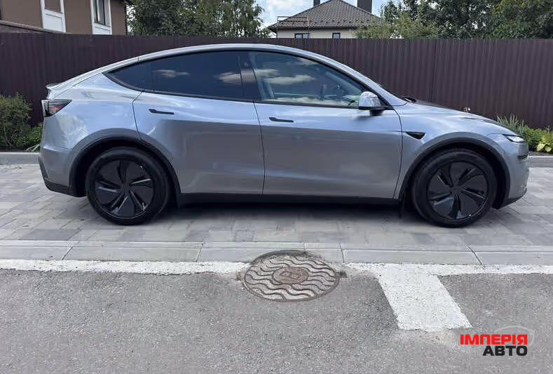 Tesla Model Y - фото 4